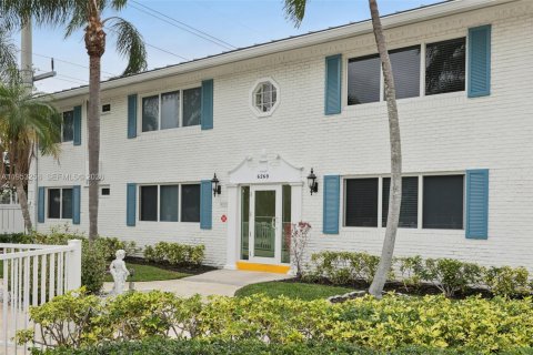 Condo in Fort Lauderdale, Florida, 1 bedroom № 2007550 - photo 5