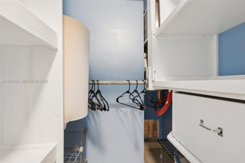 Condo in Fort Lauderdale, Florida, 1 bedroom № 2007550 - photo 25