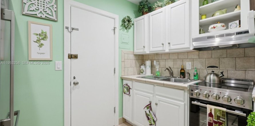 Condo in Fort Lauderdale, Florida, 1 bedroom № 2007550