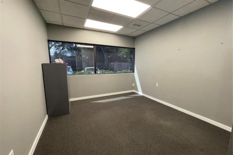 Propiedad comercial en alquiler en Altamonte Springs, Florida, 1386.47 m2 № 808125 - foto 26