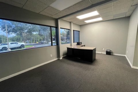 Propiedad comercial en alquiler en Altamonte Springs, Florida, 1386.47 m2 № 808125 - foto 3