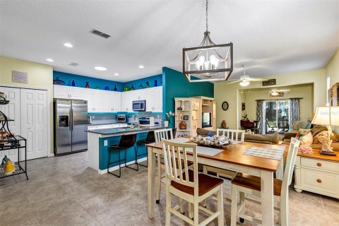House in Leesburg, Florida 2 bedrooms, 131.74 sq.m. № 1683073 - photo 7