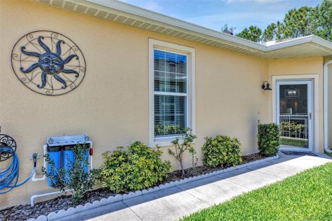 House in Leesburg, Florida 2 bedrooms, 131.74 sq.m. № 1683073 - photo 3