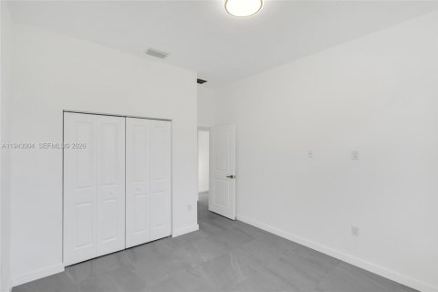 House in Lehigh Acres, Florida 4 bedrooms № 2003676 - photo 26