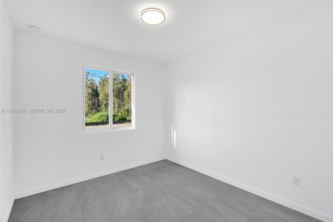 House in Lehigh Acres, Florida 4 bedrooms № 2003676 - photo 25