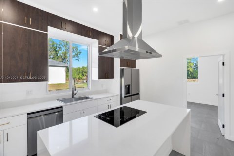 House in Lehigh Acres, Florida 4 bedrooms № 2003676 - photo 22