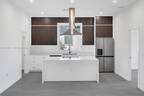 House in Lehigh Acres, Florida 4 bedrooms № 2003676 - photo 18