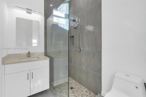 House in Lehigh Acres, Florida 4 bedrooms № 2003676 - photo 27