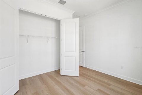 Villa ou maison à louer à Kissimmee, Floride: 5 chambres, 211.26 m2 № 2418858 - photo 15
