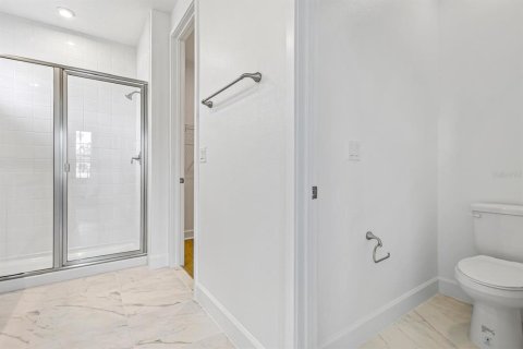 Villa ou maison à louer à Kissimmee, Floride: 5 chambres, 211.26 m2 № 2418858 - photo 29
