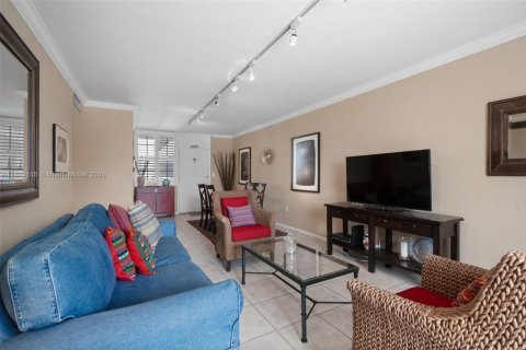 Condominio en venta en Miami Beach, Florida, 1 dormitorio, 74.32 m2 № 1762557 - foto 3
