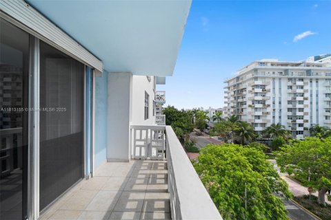 Condominio en venta en Miami Beach, Florida, 1 dormitorio, 74.32 m2 № 1762557 - foto 8
