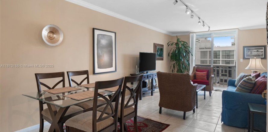 Condominio en Miami Beach, Florida, 1 dormitorio № 1762557
