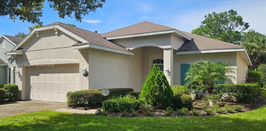 House in DeLand, Florida 3 bedrooms, 164.72 sq.m. № 1893290