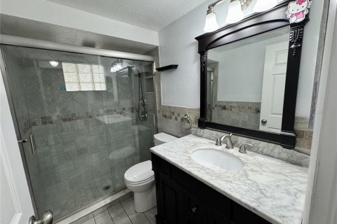 House in Holiday, Florida 3 bedrooms, 161.37 sq.m. № 2259584 - photo 17