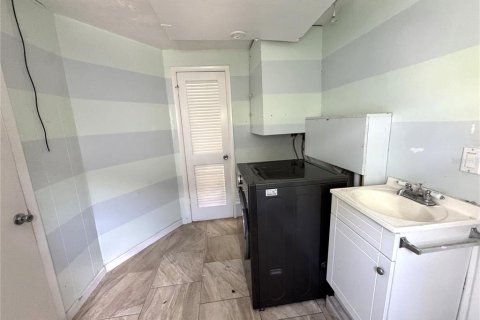 House in Holiday, Florida 3 bedrooms, 161.37 sq.m. № 2259584 - photo 23