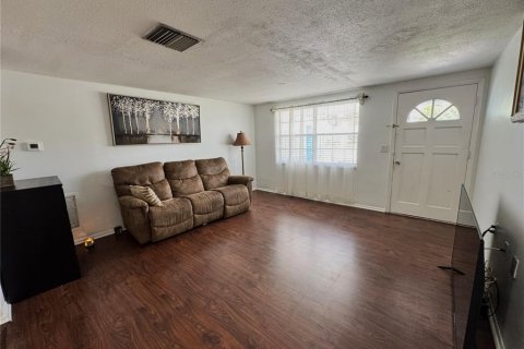 House in Holiday, Florida 3 bedrooms, 161.37 sq.m. № 2259584 - photo 8