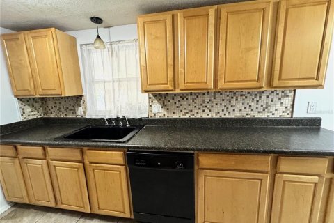House in Holiday, Florida 3 bedrooms, 161.37 sq.m. № 2259584 - photo 13