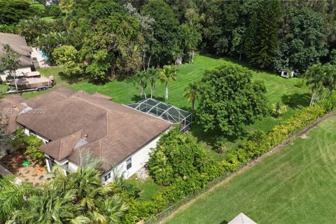 Villa ou maison à vendre à Pembroke Pines, Floride: 4 chambres, 190.82 m2 № 2415857 - photo 8