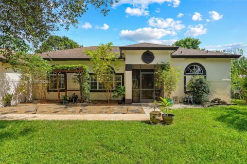 Villa ou maison à vendre à Pembroke Pines, Floride: 4 chambres, 190.82 m2 № 2415857 - photo 4