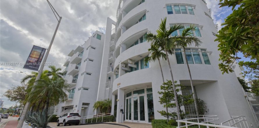Estudio en el Condominio en Miami Beach, Florida № 1958984