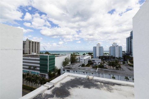Condominio en alquiler en Miami Beach, Florida, 49.05 m2 № 1958984 - foto 16