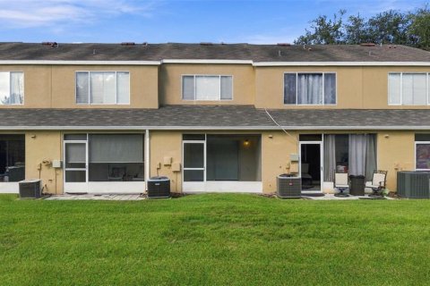 Townhouse in Wesley Chapel, Florida 2 bedrooms, 110 sq.m. № 2378990 - photo 30