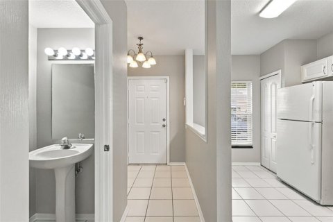 Townhouse in Wesley Chapel, Florida 2 bedrooms, 110 sq.m. № 2378990 - photo 9