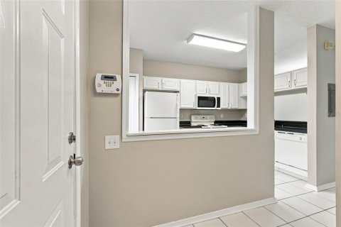 Townhouse in Wesley Chapel, Florida 2 bedrooms, 110 sq.m. № 2378990 - photo 4