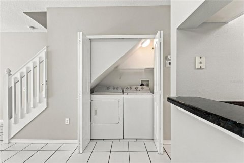 Townhouse in Wesley Chapel, Florida 2 bedrooms, 110 sq.m. № 2378990 - photo 10