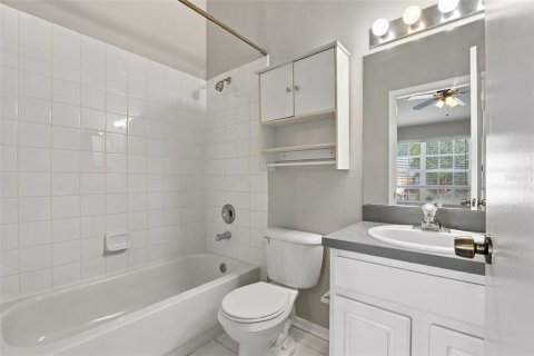 Townhouse in Wesley Chapel, Florida 2 bedrooms, 110 sq.m. № 2378990 - photo 24