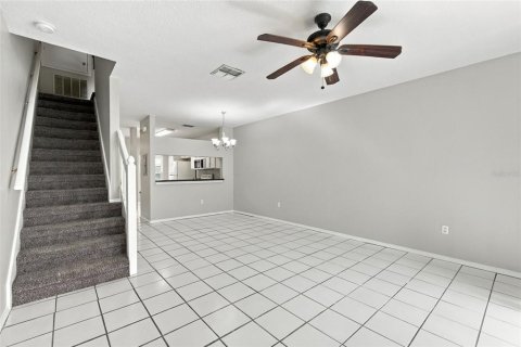 Townhouse in Wesley Chapel, Florida 2 bedrooms, 110 sq.m. № 2378990 - photo 16