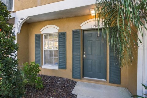 Townhouse in Wesley Chapel, Florida 2 bedrooms, 110 sq.m. № 2378990 - photo 2