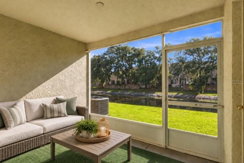 Townhouse in Wesley Chapel, Florida 2 bedrooms, 110 sq.m. № 2378990 - photo 25