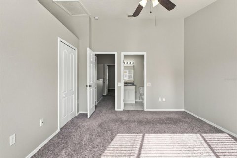 Townhouse in Wesley Chapel, Florida 2 bedrooms, 110 sq.m. № 2378990 - photo 19
