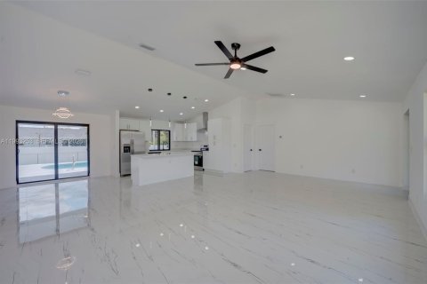 Villa ou maison à vendre à Cape Coral, Floride: 3 chambres, 162.11 m2 № 2056282 - photo 5