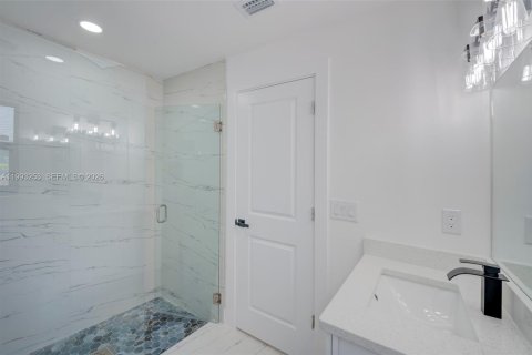 Villa ou maison à vendre à Cape Coral, Floride: 3 chambres, 162.11 m2 № 2056282 - photo 14