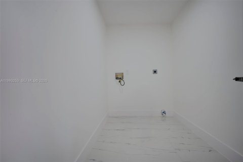 Villa ou maison à vendre à Cape Coral, Floride: 3 chambres, 162.11 m2 № 2056282 - photo 18