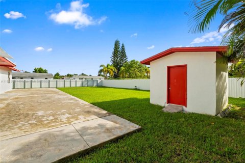 Casa en venta en Homestead, Florida, 4 dormitorios, 125.42 m2 № 1946693 - foto 23