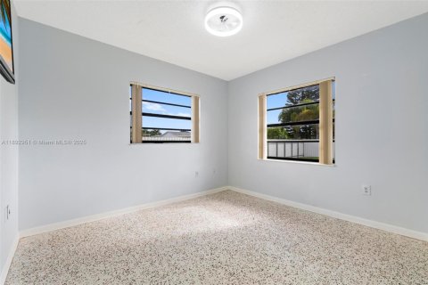 Casa en venta en Homestead, Florida, 4 dormitorios, 125.42 m2 № 1946693 - foto 28