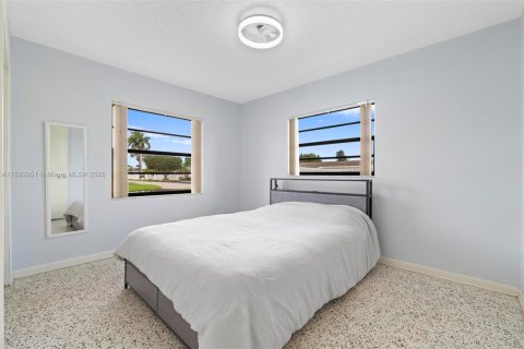 Casa en venta en Homestead, Florida, 4 dormitorios, 125.42 m2 № 1946693 - foto 25