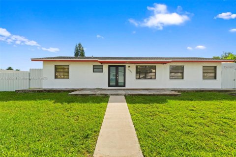Casa en venta en Homestead, Florida, 4 dormitorios, 125.42 m2 № 1946693 - foto 3