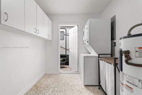 Casa en venta en Homestead, Florida, 4 dormitorios, 125.42 m2 № 1946693 - foto 14