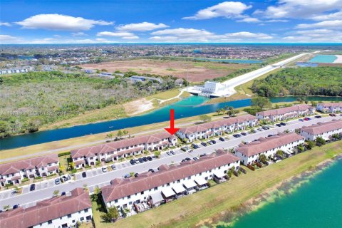 Copropriété à vendre à Miami, Floride: 3 chambres, 147.44 m2 № 2046337 - photo 4