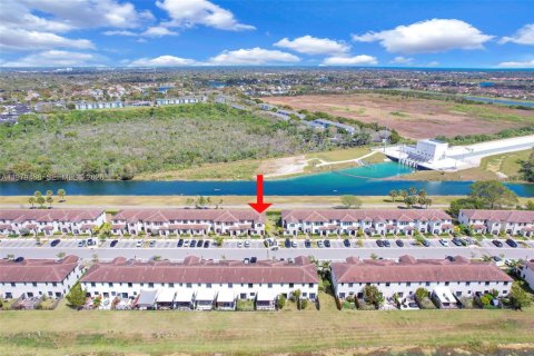 Copropriété à vendre à Miami, Floride: 3 chambres, 147.44 m2 № 2046337 - photo 2