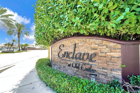 Copropriété à vendre à Miami, Floride: 3 chambres, 147.44 m2 № 2046337 - photo 28