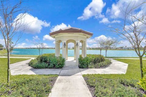 Copropriété à vendre à Miami, Floride: 3 chambres, 147.44 m2 № 2046337 - photo 24