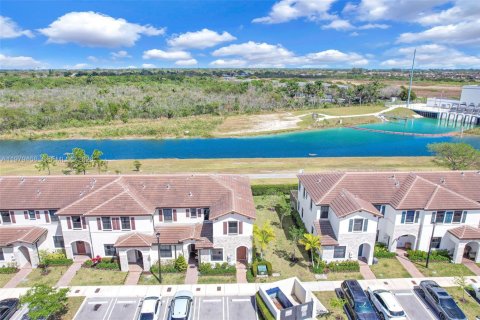 Copropriété à vendre à Miami, Floride: 3 chambres, 147.44 m2 № 2046337 - photo 8