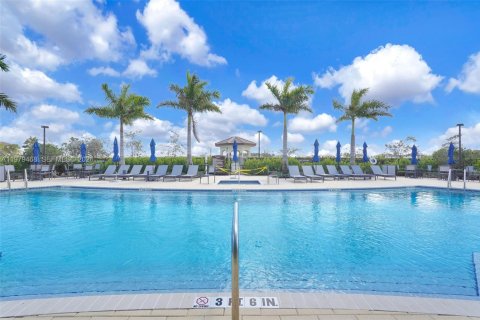 Copropriété à vendre à Miami, Floride: 3 chambres, 147.44 m2 № 2046337 - photo 23