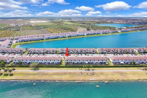 Copropriété à vendre à Miami, Floride: 3 chambres, 147.44 m2 № 2046337 - photo 6